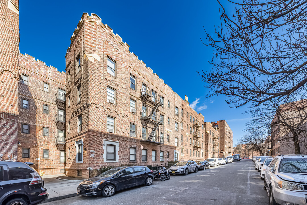 13919 34th Rd in Flushing, NY - Building Photo