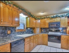 492 Olinger Dr in Kingsport, TN - Building Photo - Building Photo