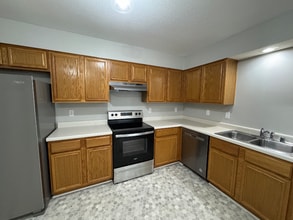 1322 Dogwood St in Ottawa, KS - Building Photo - Building Photo