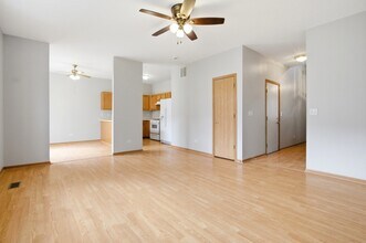 3864 Pathfinder Ln in Joliet, IL - Building Photo - Building Photo