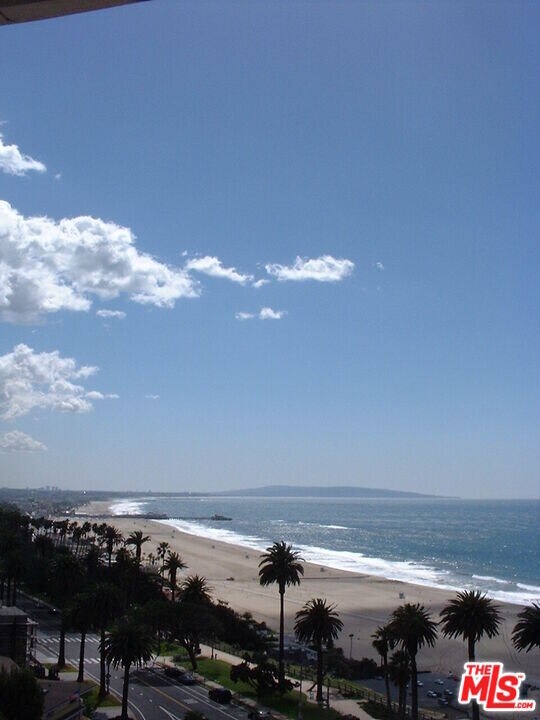 849 Ocean Ave-Unit -1101B in Santa Monica, CA - Foto de edificio