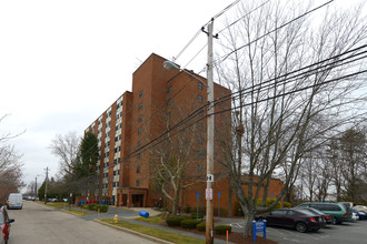 Parkway Tower in East Providence, RI - Building Photo - Building Photo