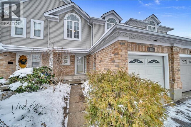 540 Mariner Dr in Waterloo, ON - Building Photo - Building Photo