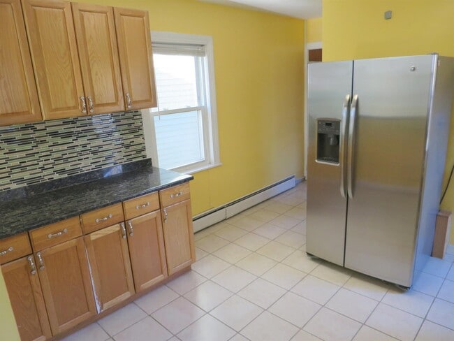 741 Somerville Ave, Unit 2 in Somerville, MA - Foto de edificio - Building Photo