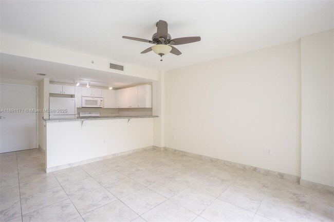 2740 SW 28th Terrace in Miami, FL - Building Photo - Building Photo