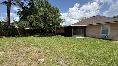 8070 Tessa Terrace E in Jacksonville, FL - Building Photo - Building Photo
