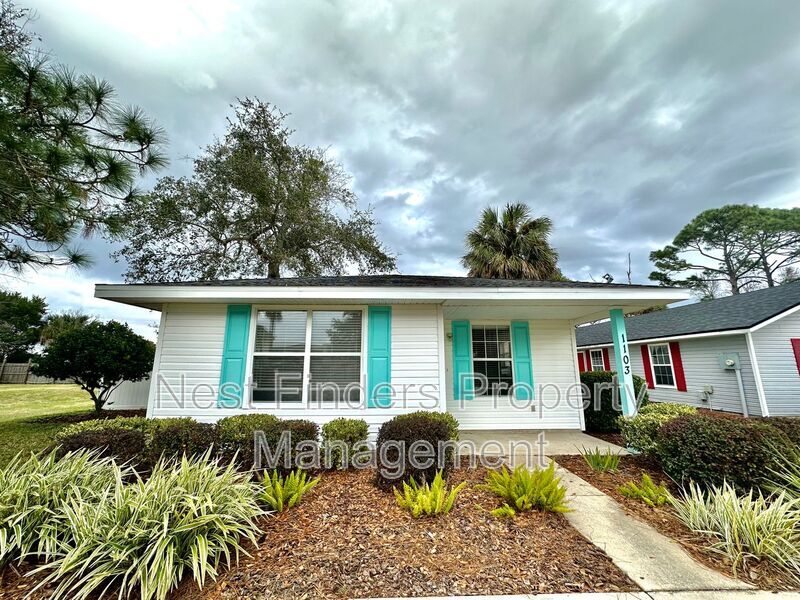 1103 Cornell Ln in Atlantic Beach, FL - Building Photo