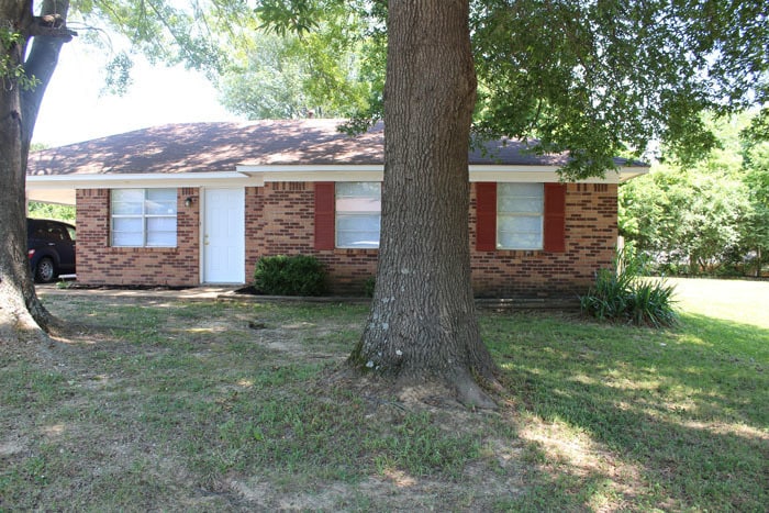 5964 Adams Cir in Horn Lake, MS - Building Photo