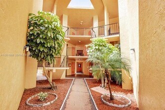 4314 NW 9th Ave in Pompano Beach, FL - Foto de edificio - Building Photo