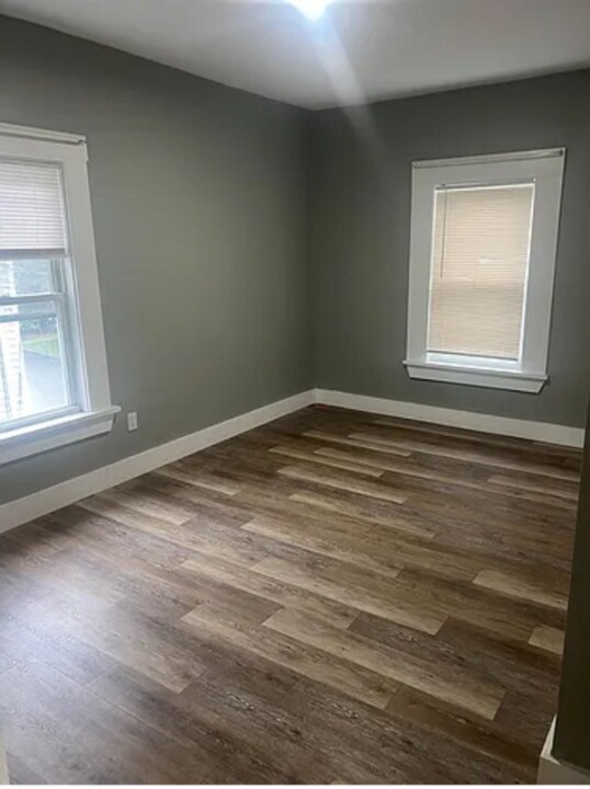 76 Main St in Wayland, MA - Building Photo