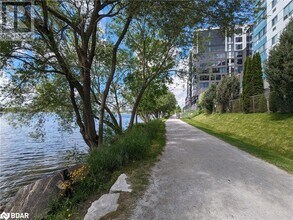 185 Dunlop St E in Barrie, ON - Building Photo - Building Photo