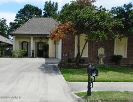 120 Croft Row in Lafayette, LA - Building Photo