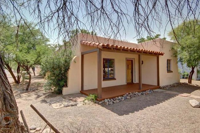 2648 E Drachman St, Unit Main house in Tucson, AZ - Foto de edificio - Building Photo