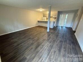 381 20th Ave NE in Hickory, NC - Building Photo - Building Photo