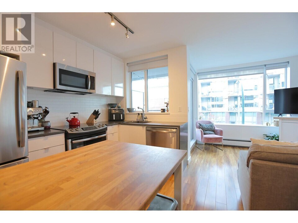 289-289 E 6th Ave in Vancouver, BC - Building Photo