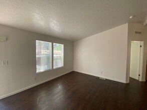 19926 Pine Cone Dr in Bend, OR - Building Photo - Building Photo
