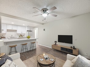 Aztec Campus Apartments in San Diego, CA - Building Photo - Building Photo