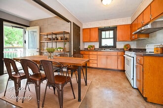331 Charlotte Ave in Crystal Lake, IL - Building Photo - Building Photo
