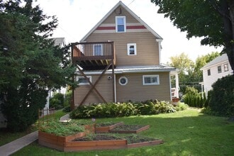 721 N James St, Unit 1 in Rome, NY - Foto de edificio - Building Photo