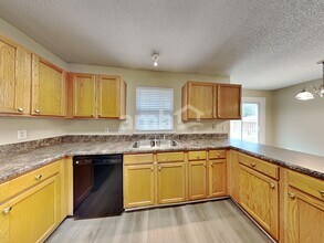 5516 Scenic Brook Ln in Raleigh, NC - Foto de edificio - Building Photo