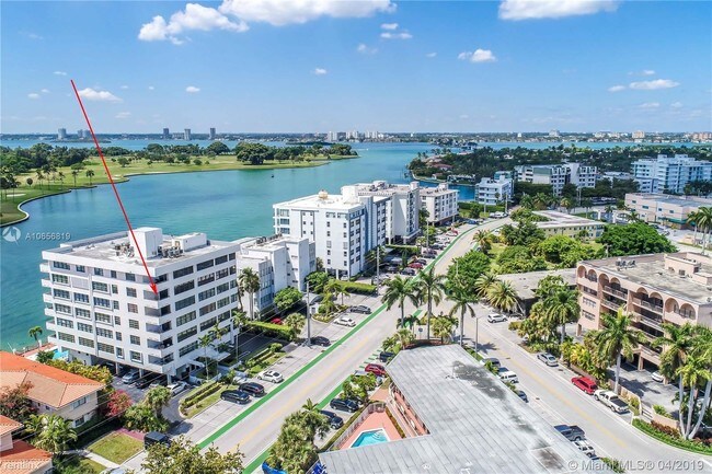 9180 W Bay Harbor Dr-Unit -Apt 5C in Bay Harbor Islands, FL - Foto de edificio - Building Photo