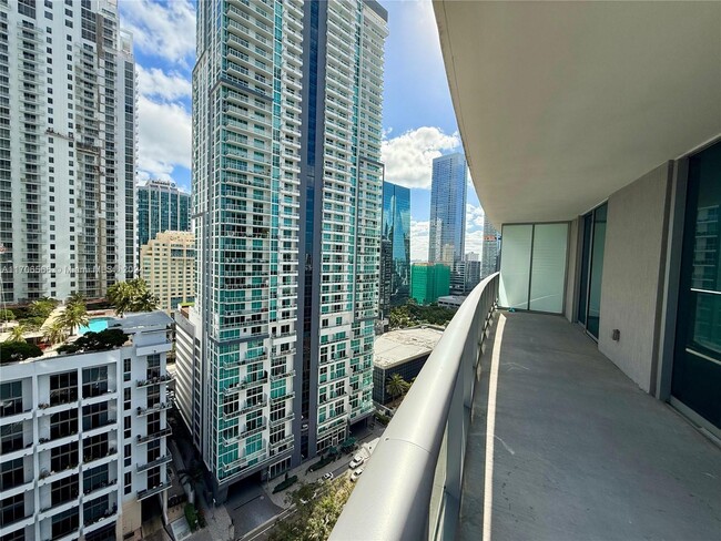 1100 S Miami Ave, Unit 1910 in Miami, FL - Building Photo - Building Photo