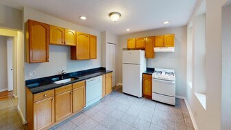 222 Hanover St, Unit #11 in Boston, MA - Building Photo