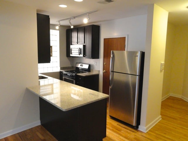 4933 N Kedzie Ave, Unit 2W in Chicago, IL - Building Photo - Building Photo