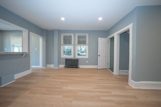 732 Buck Ln in Haverford, PA - Foto de edificio - Building Photo
