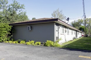 Creekwood Apartments in Holland, OH - Building Photo