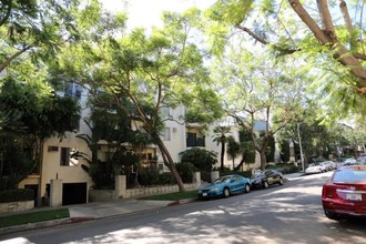 1203 N Kings Rd in West Hollywood, CA - Building Photo - Building Photo