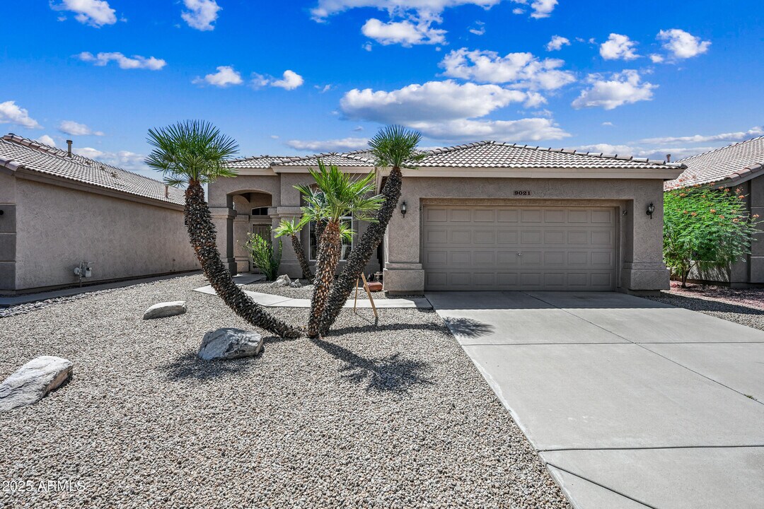 9021 W Escuda Dr in Peoria, AZ - Building Photo