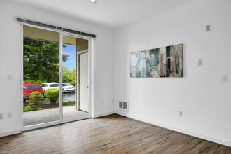 3500 E Lake Sammamish Pky SE, Unit 6101 in Sammamish, WA - Foto de edificio - Building Photo
