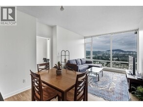 2980 Atlantic Ave in Coquitlam, BC - Building Photo - Building Photo