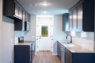 2404 Miller St in Denison, TX - Building Photo - Building Photo