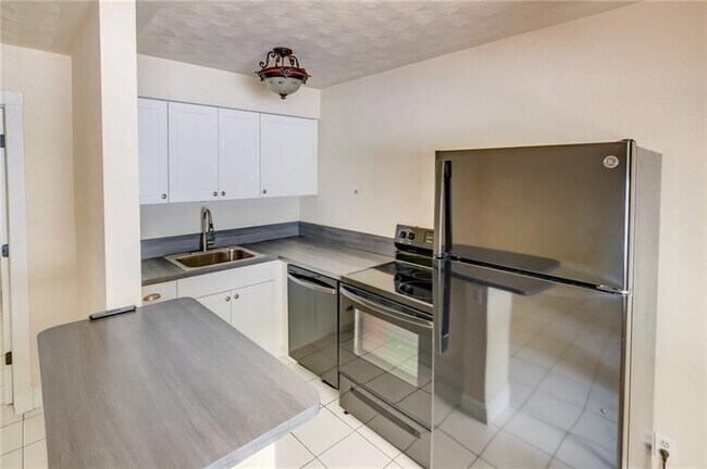 1219 NE 14th Ave in Fort Lauderdale, FL - Building Photo - Building Photo