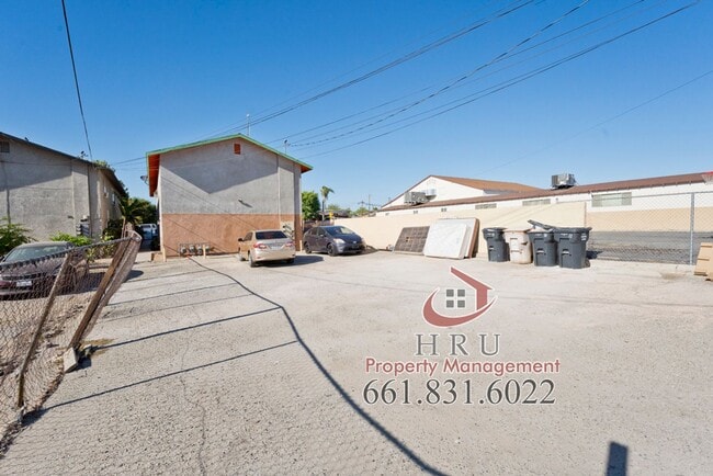 1409 Lincoln St in Bakersfield, CA - Building Photo - Building Photo