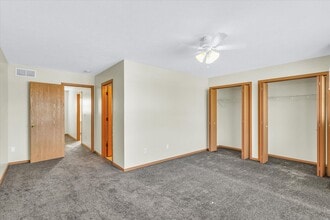 2733 Rainbow Ave in Bloomington, IL - Building Photo - Building Photo