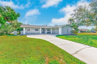 7195 Augusta Blvd in Seminole, FL - Building Photo - Building Photo