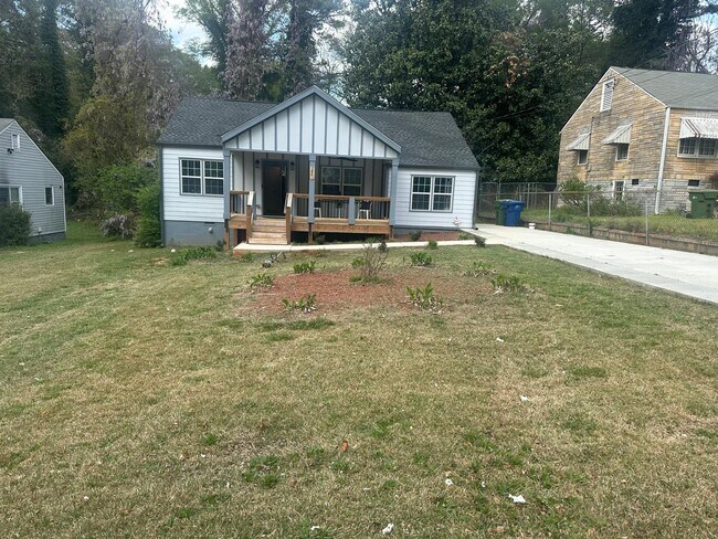 1841 Bayberry Dr SW in Atlanta, GA - Building Photo - Building Photo