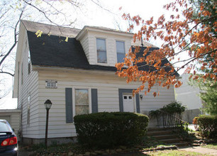 EIP Student Housing in Charleston, IL - Building Photo - Building Photo