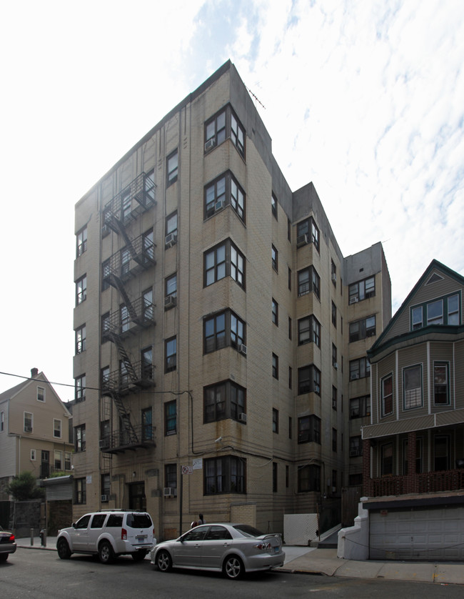 2965 Valentine Ave in Bronx, NY - Building Photo - Building Photo