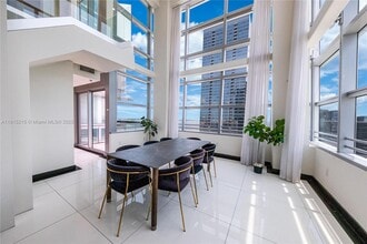 1395 Brickell Ave in Miami, FL - Building Photo - Building Photo
