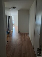 W 87th St in New York, NY - Building Photo - Building Photo