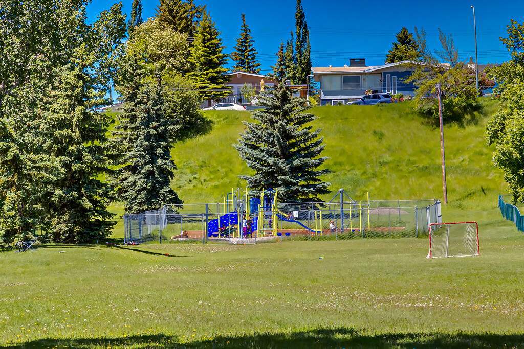 Greenland Townhomes in Calgary, AB - Building Photo
