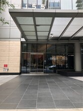 1155 S Grand Ave, Unit 1605 in Los Angeles, CA - Building Photo - Building Photo