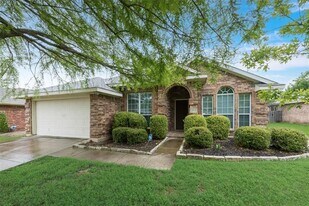 2760 Beacon Hill Dr in Rockwall, TX - Building Photo