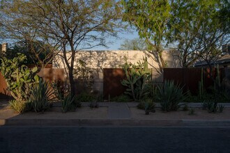 White Stone Studios in Phoenix, AZ - Building Photo - Building Photo