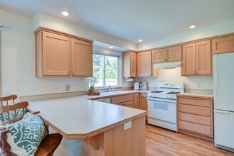 1536 SW 7th Ave in Oak Harbor, WA - Building Photo - Building Photo