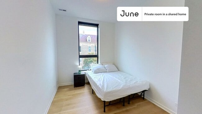 property at 2122 S Hoyne Ave